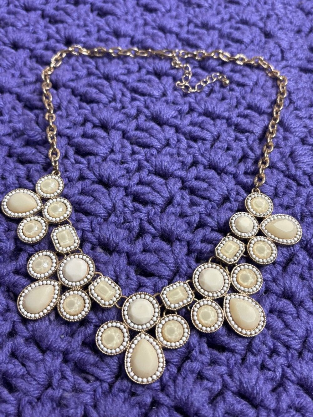 Vintage Y2K Statement Bib Necklace Cream Beige Goldtone 16 - 19 inches Long